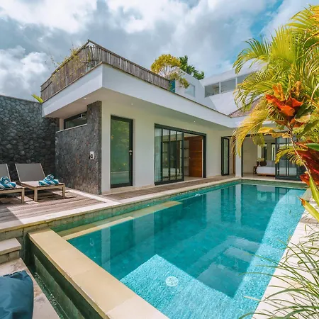 Villa Yasmee : Cozy And Modern 2 Bedroom W/ Pool In Seminyak !
