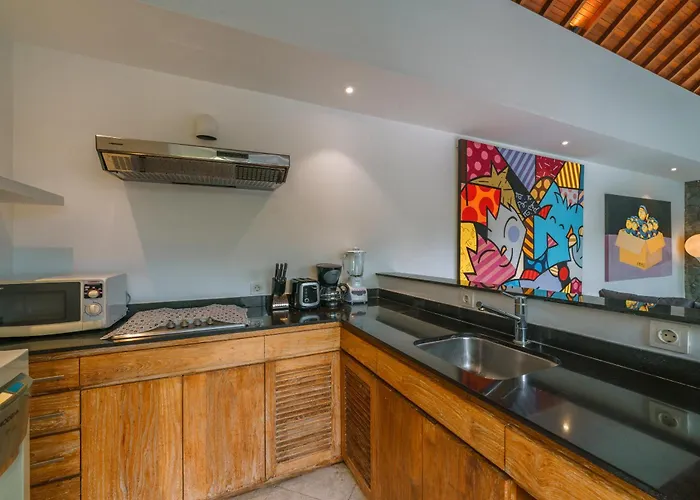 Yasmee : Cozy And Modern 2 Bedroom W/ Pool In !
